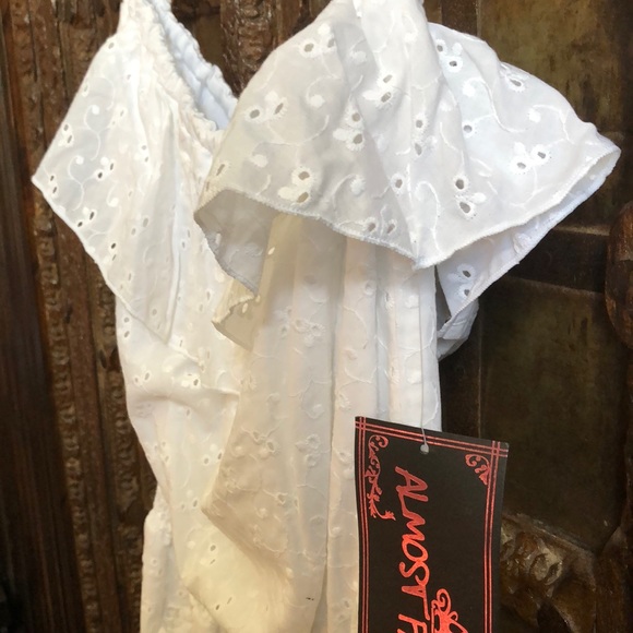 New Gorgeous Strapless White Romper ♥️ - Picture 2 of 10